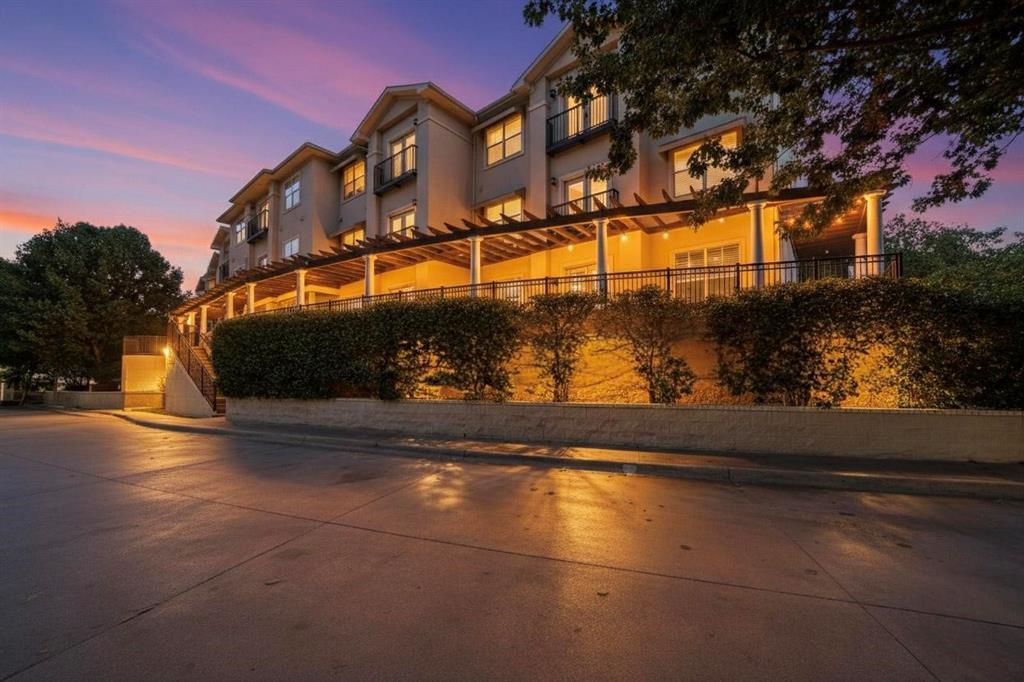 3102 Kings Road 1307