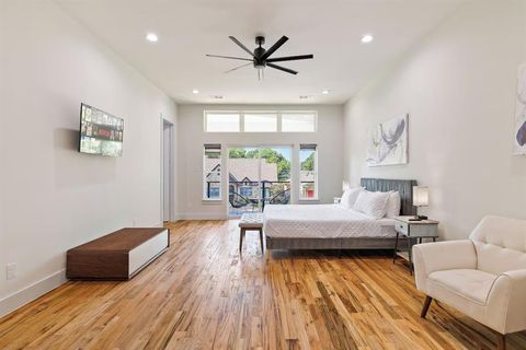 Tiny photo for 5942 Prospect Avenue, Dallas, TX 75206 (MLS # 21084440)