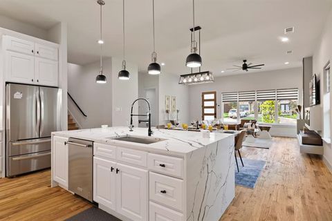 Tiny photo for 5942 Prospect Avenue, Dallas, TX 75206 (MLS # 21084440)