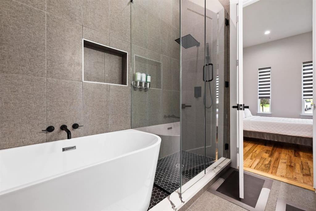 BELMONT SUBURBAN - Residential Lease