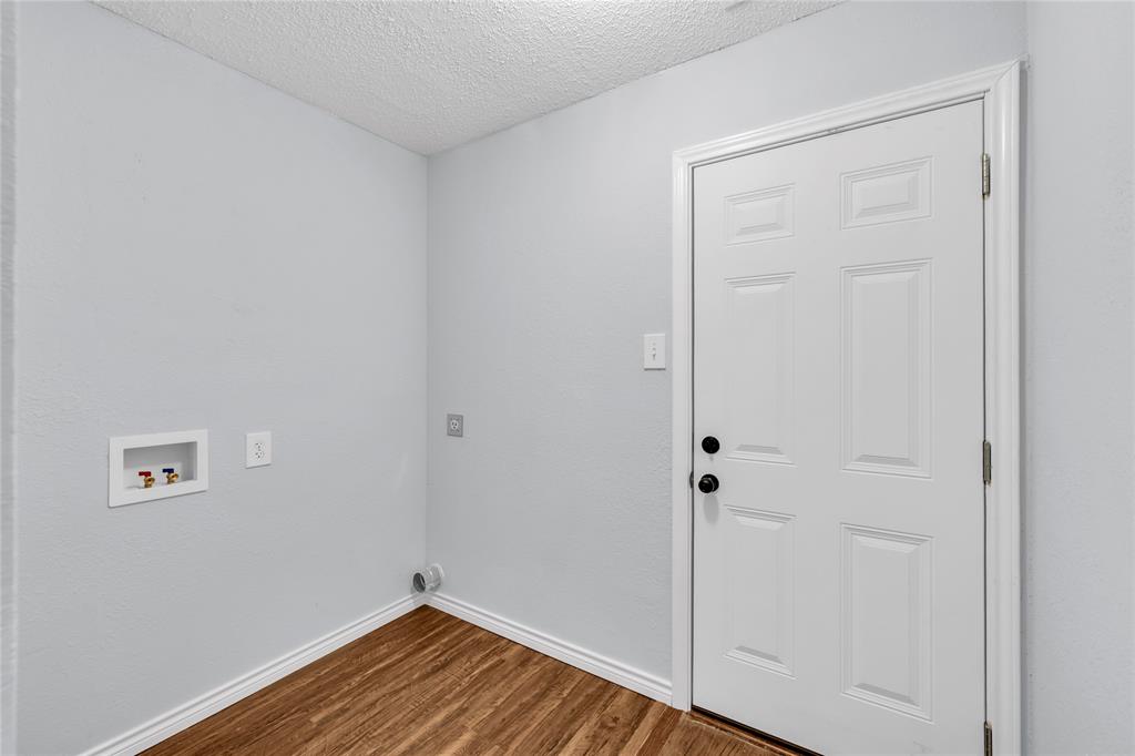 3109 Lakeside Drive