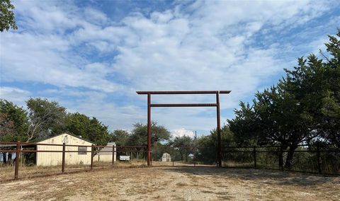 700 Woodhaven Drive Springtown TX 76082