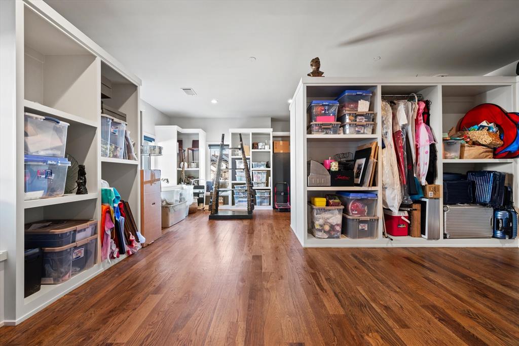 The Enclaves At Chateau Du Lac - Residential