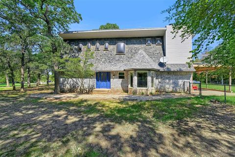 A home in Lake Kiowa