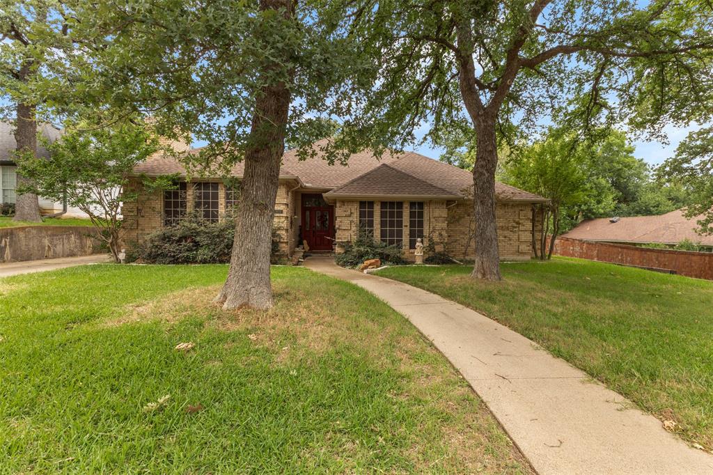 821 Red Oak Drive