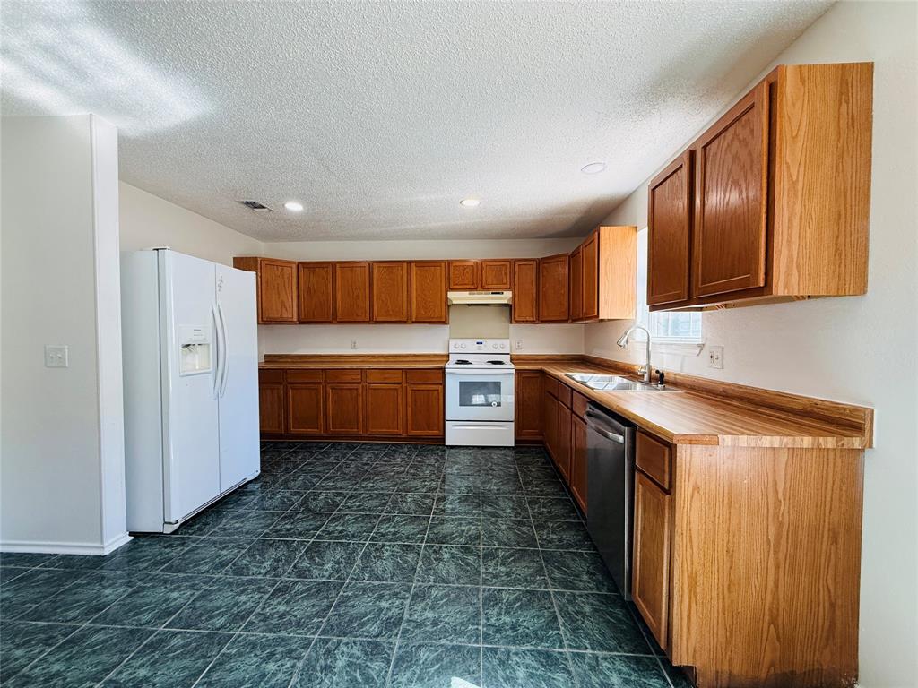 910 Van Zandt Street
