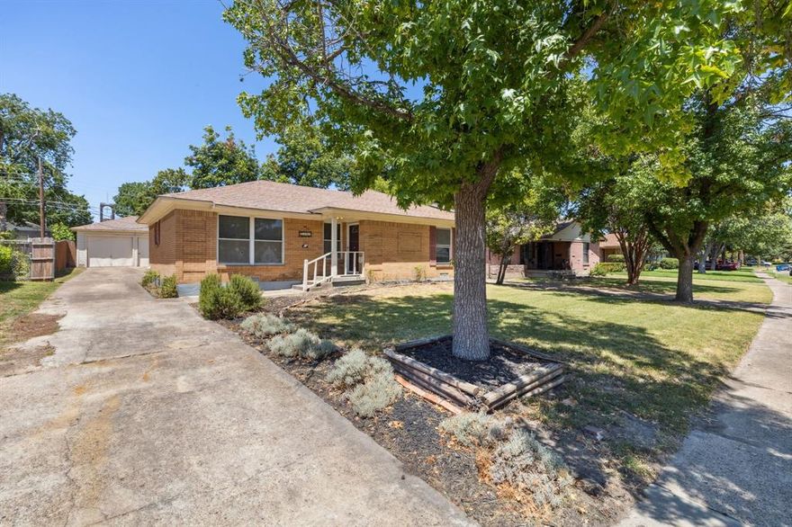 Adorable property in East Dallas! This home has three beds, two baths with newer windows, beautiful original hardwood floors, and high ceilings throughout. This will make an excellent home for first time homebuyers! It would also be a wonderful investment opportunity or a great place for those wanting to downsize. The master has double closets, making for ample closet space. This property has lots of character and a versatile floor plan with two separate living-dining areas so the possibilities are endless! The open concept kitchen with gas stove has brand new ceramic tile and plenty of cabinetry! Large back patio with nicely landscaped yard has a high yielding fig bearing fruit tree that the new owners are sure to enjoy. Come view today! :)