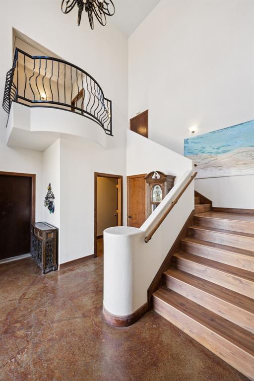 612 Private Road 7005