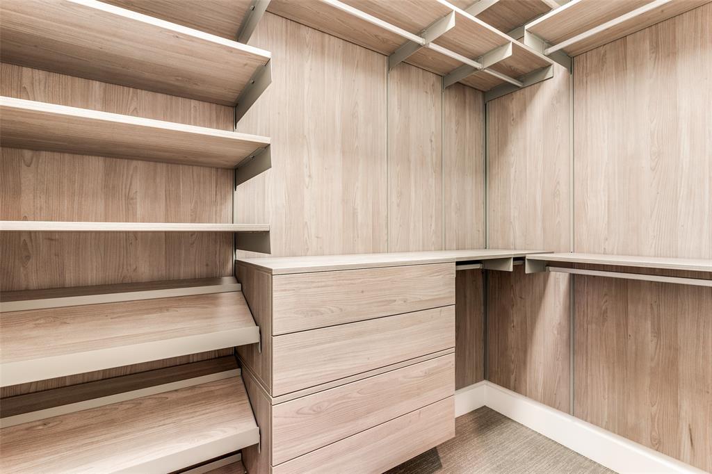 Exall Twnhms II - Residential