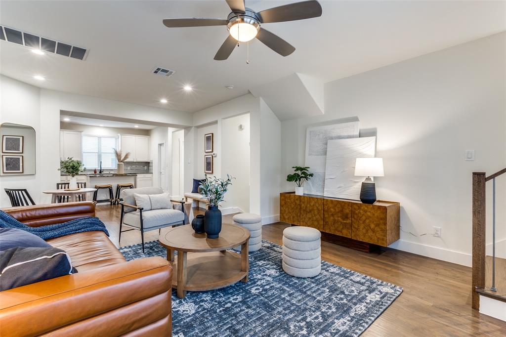 Exall Twnhms II - Residential