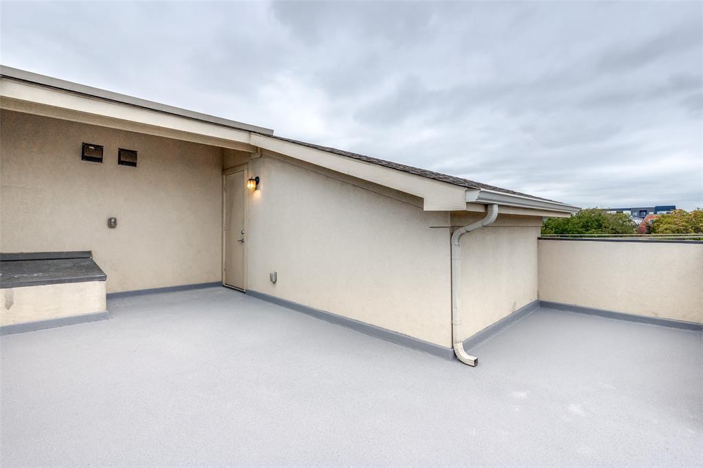 Exall Twnhms II - Residential