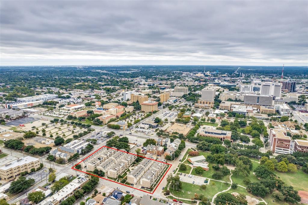 Exall Twnhms II - Residential