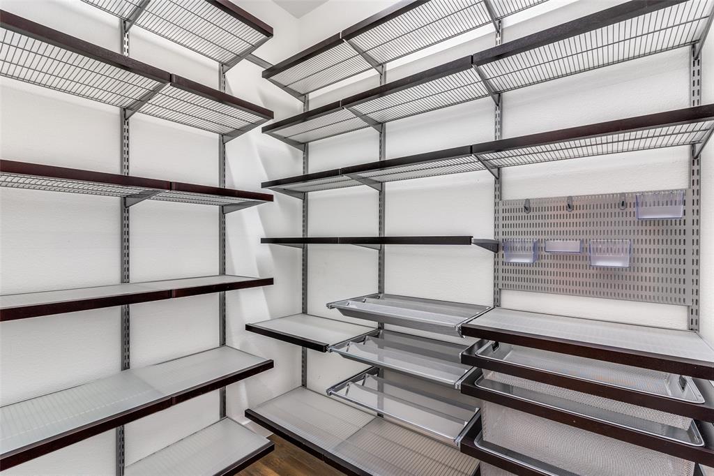 Exall Twnhms II - Residential