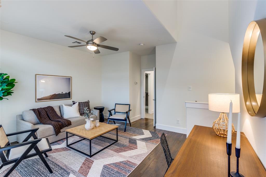 Exall Twnhms II - Residential