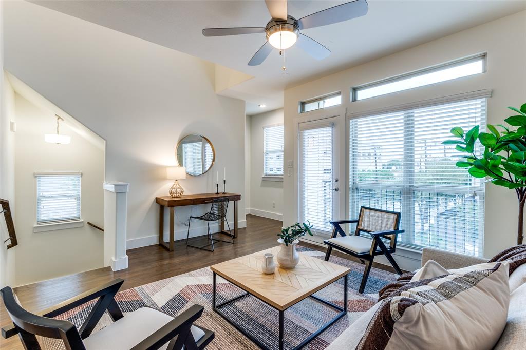 Exall Twnhms II - Residential