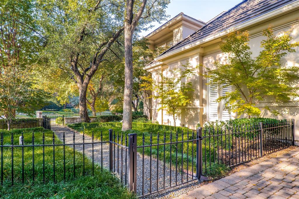 Estates 04 - Residential