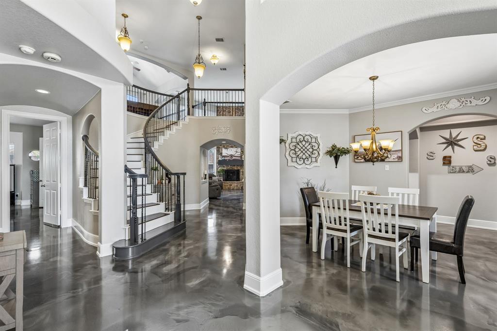 2803 Deerhurst Drive