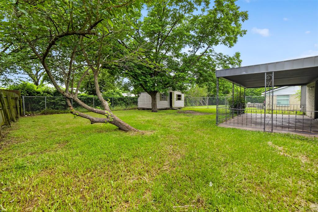 15131 Oakwood Lane