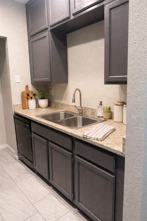 5620 Live Oak Street 306