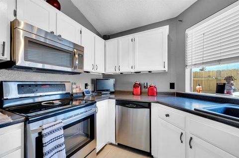 Tiny photo for 1429 Spring Willow Drive, Arlington, TX 76018 (MLS # 21173819)