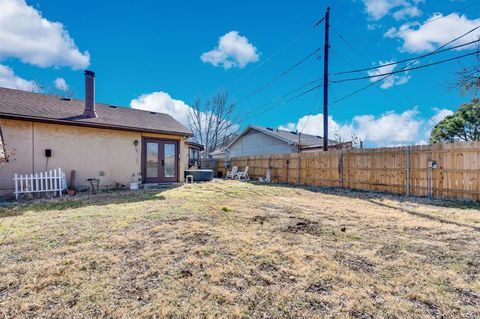 Tiny photo for 1429 Spring Willow Drive, Arlington, TX 76018 (MLS # 21173819)