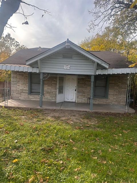 A home in Cockrell Hill