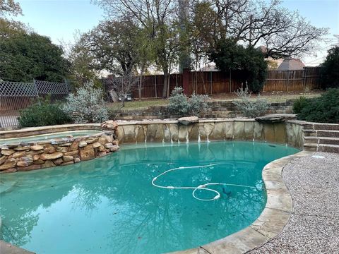 Photo of 440 Moran Drive, Highland Village, TX 75077 (MLS # 21127121)