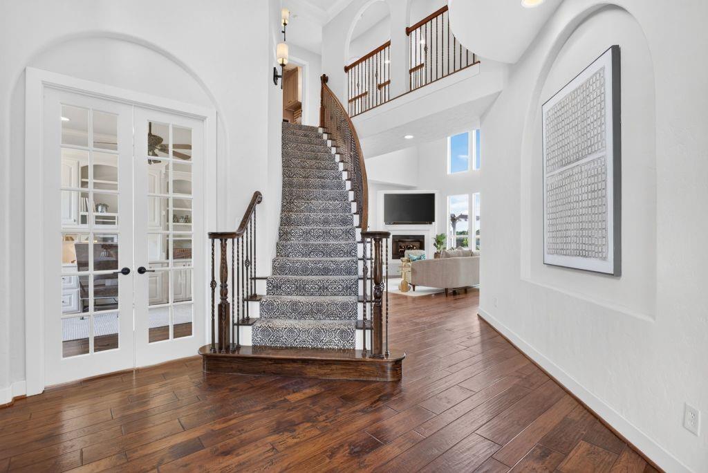 137 Crest Canyon Drive