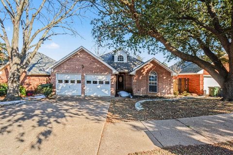 4915 Arborgate Drive Arlington TX 76017