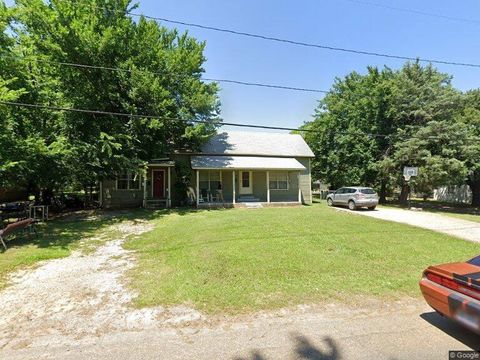 2414-2416 Graham Street Paris TX 75460