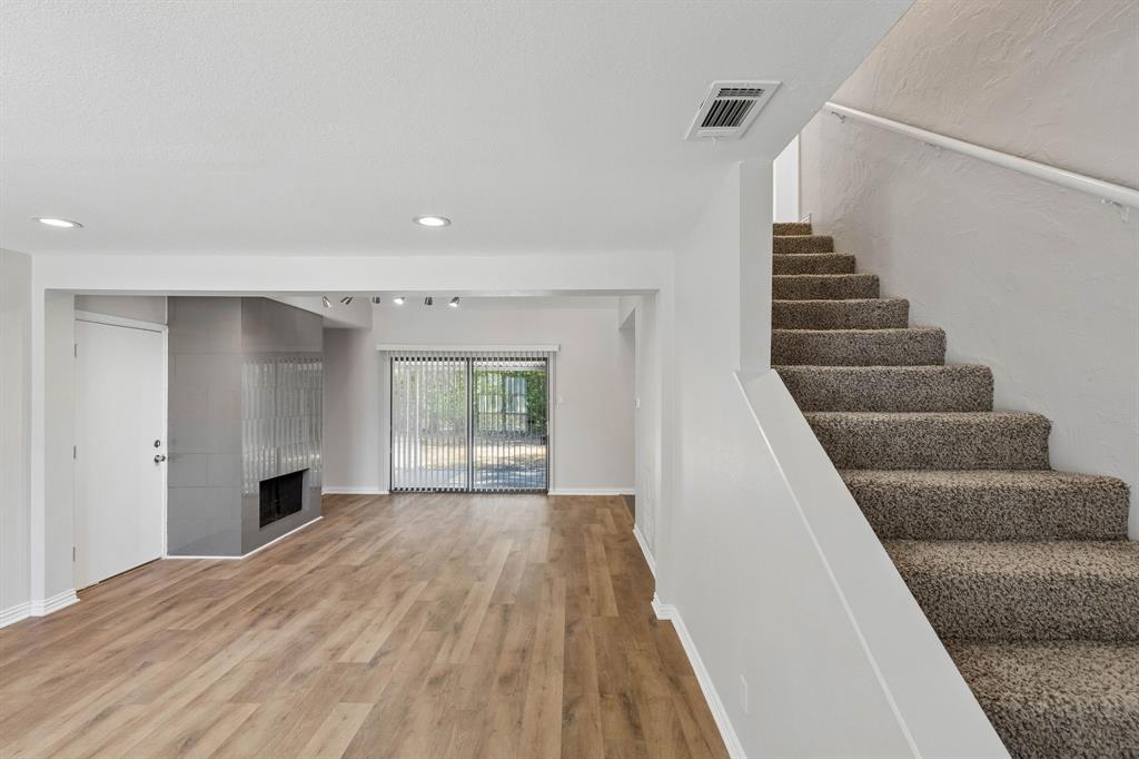 2047 Abshire Lane