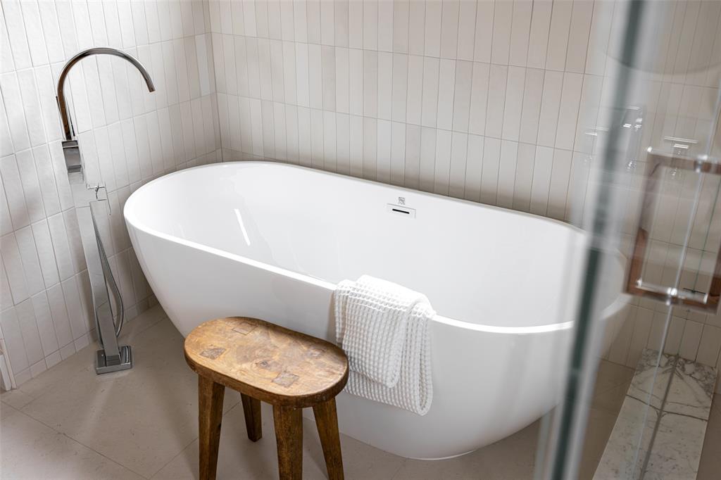 LAKE HIGHLAND ESTATES 3 - Residential