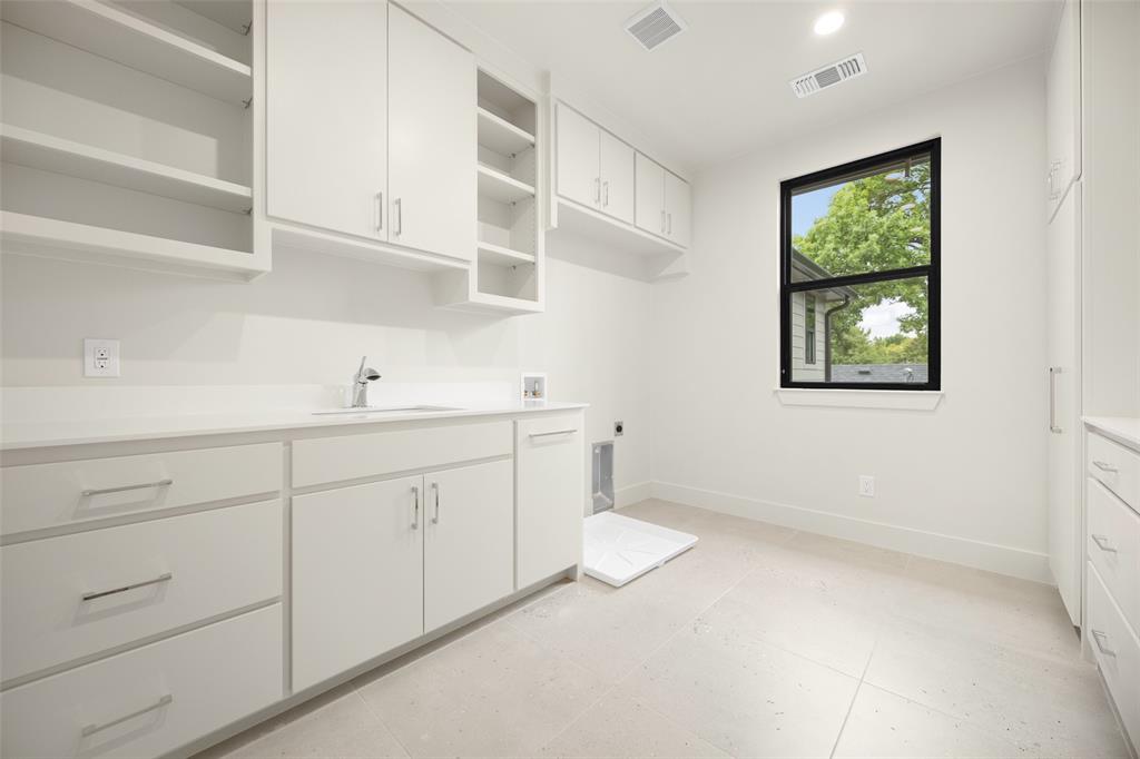 LAKE HIGHLAND ESTATES 3 - Residential