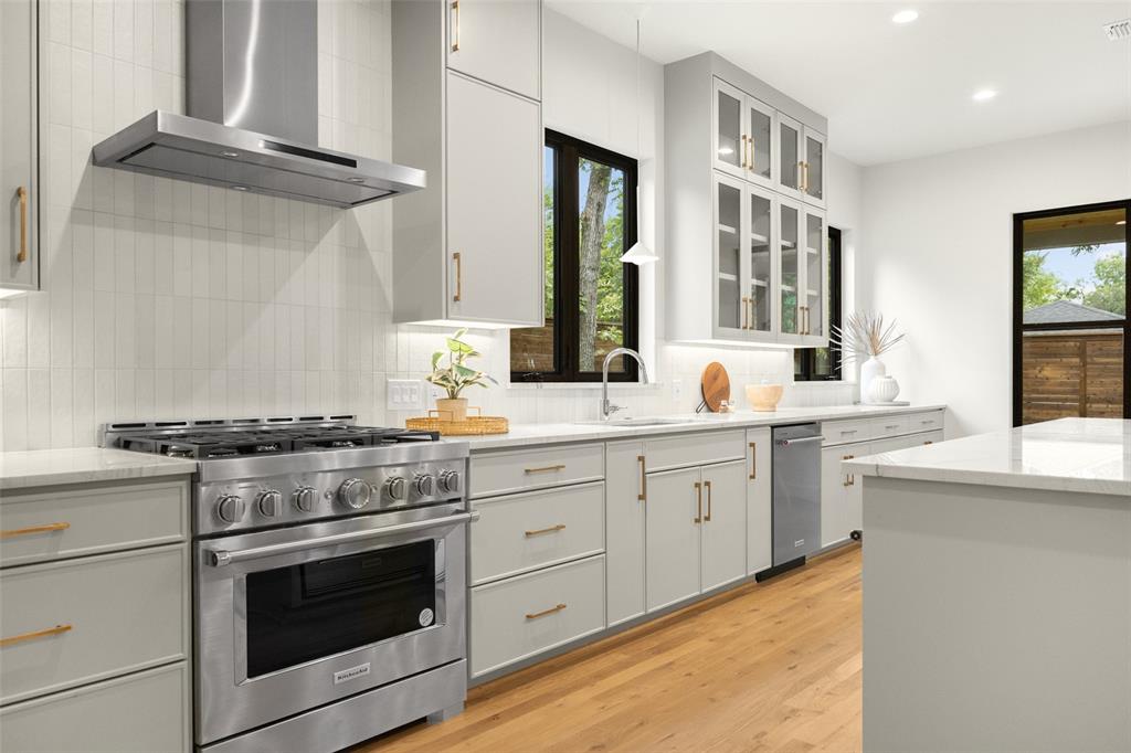 LAKE HIGHLAND ESTATES 3 - Residential