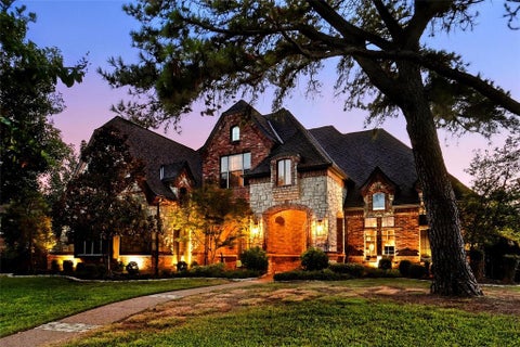 Photo of 1804 Summit Court, Keller, TX 76262 (MLS # 21384530)