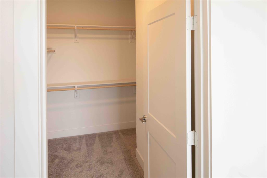 O T ROANOKE - Residential Lease