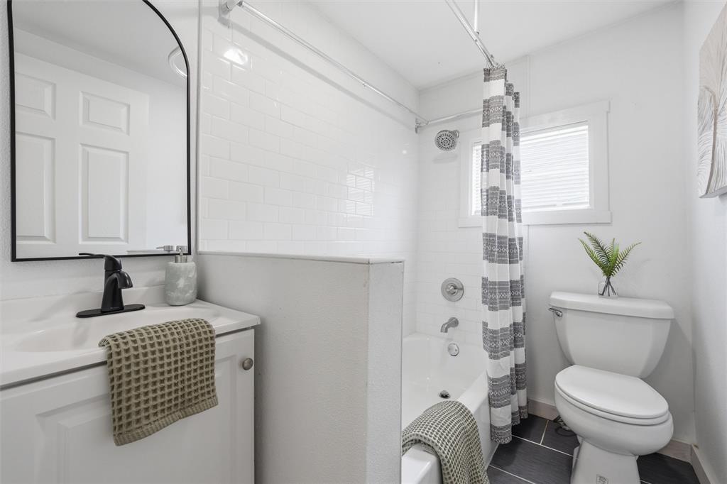 Central Villa - Residential