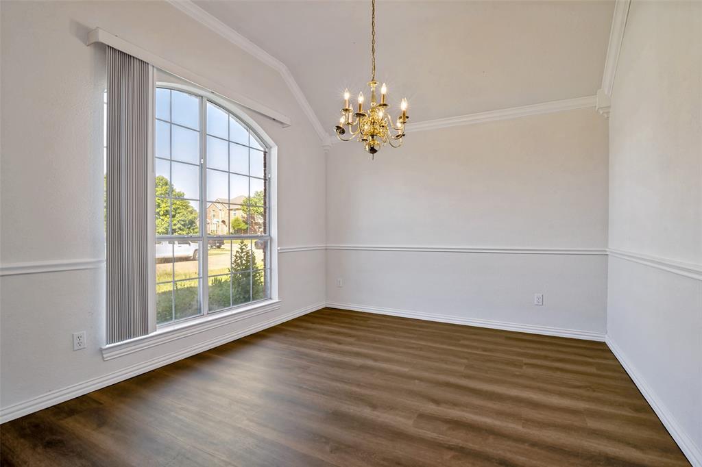 7309 Meadowwood Drive