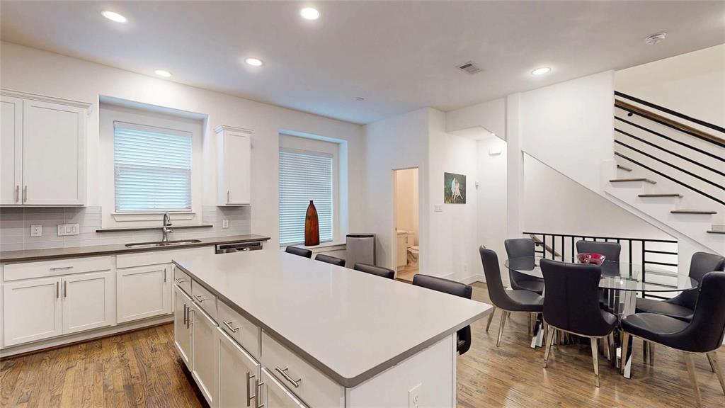 Bryan Pkwy Condos Bldg 5811 - Residential