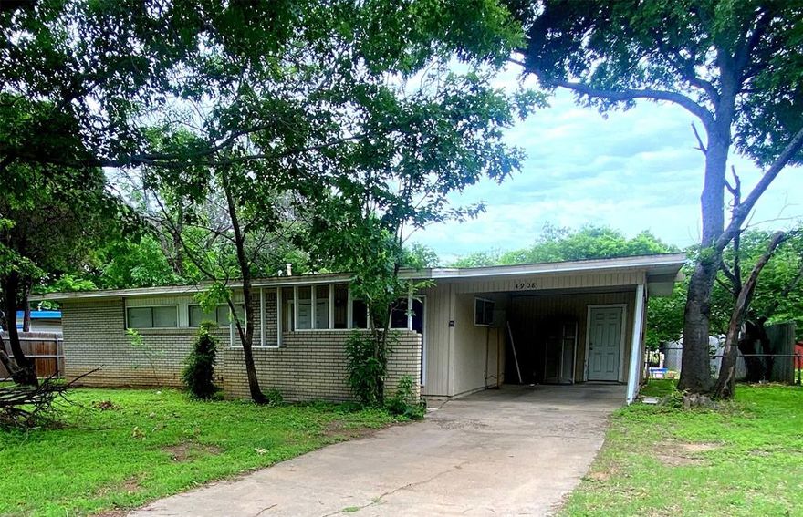 *MID-CENTURY MODERN* ON OVER-SIZED LOT OFFERS A LOT HERE IN EAST FORT WORTH.  ONE BLOCK TO ELEMENTARY SCHOOL AND EASE OF ACCESS TO MAJOR FREEWAY [820] TO HELP YOU GET TO ANYWHERE IN DFW.  SPACIOUS BACKYARD, WITH WOOD FENCE, FOR PRIVACY AND ROOM TO GROW!  BACKS UP TO WOODY GREENSPACE.  3 BEDROOMS;  1 BATHROOM, DRIVEWAY FOR 2 CARS AND CARPORT.  UPDATING THROUGHOUT.