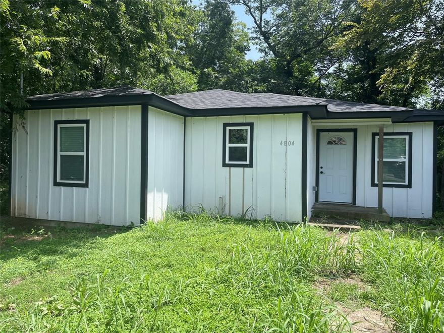 Location! Location! Easy access to downtown Dallas.  This home is being sold as-is, offering the perfect canvas for investors, DIY enthusiasts, or buyers looking to customize their space. Situated in a convenient Dallas location.  Duick access to major highways, schools, and local amenities. With endless potential, this property is ready for your vision—whether it’s a renovation project, rental investment, or a fresh start.
Don’t miss the chance to make this property your next success story!
Do not call listing office, please call listing agent for access.