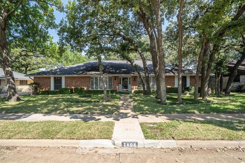 1604 Oak Meadow Drive Irving TX 75061