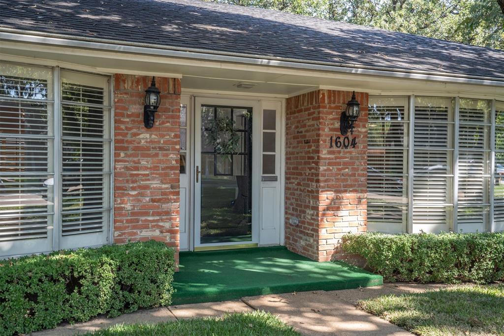 1604 Oak Meadow Drive