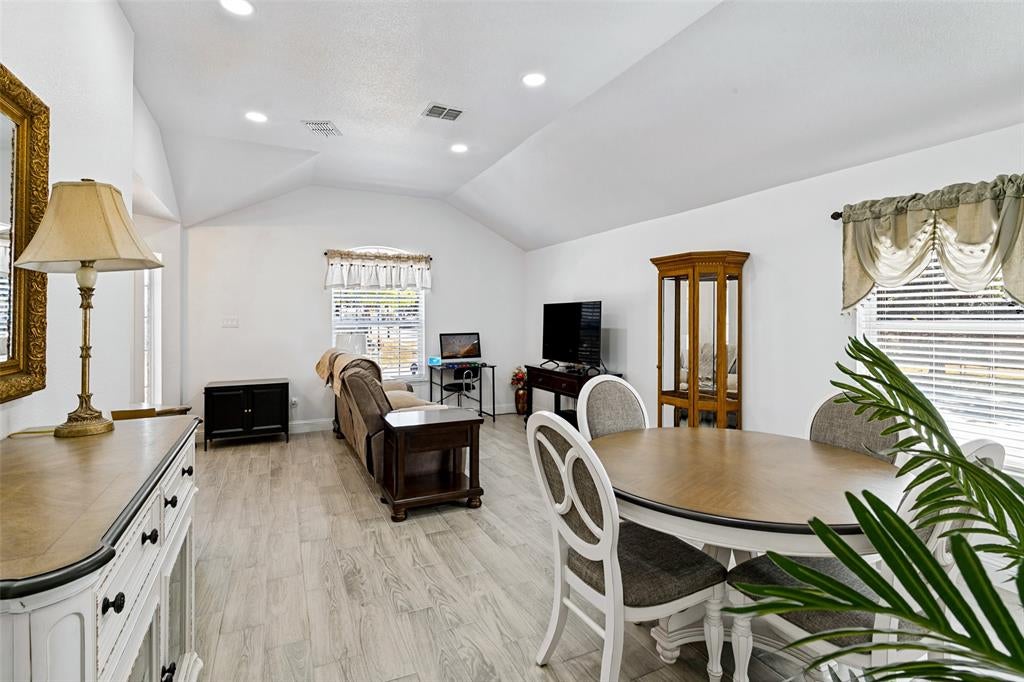 3724 Chapin Court