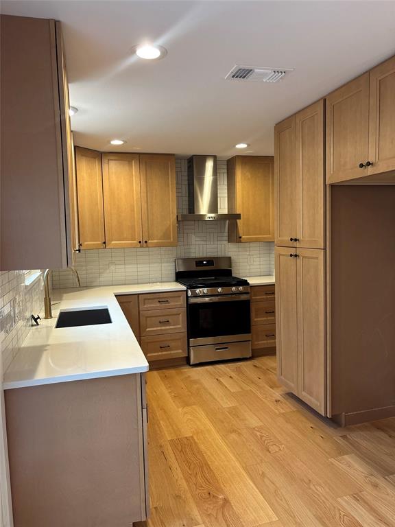 5014 Roundtable Lane
