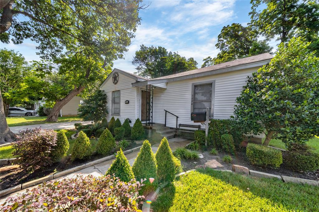 1004 Edgefield Drive