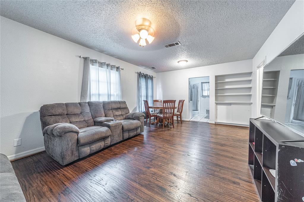1004 Edgefield Drive