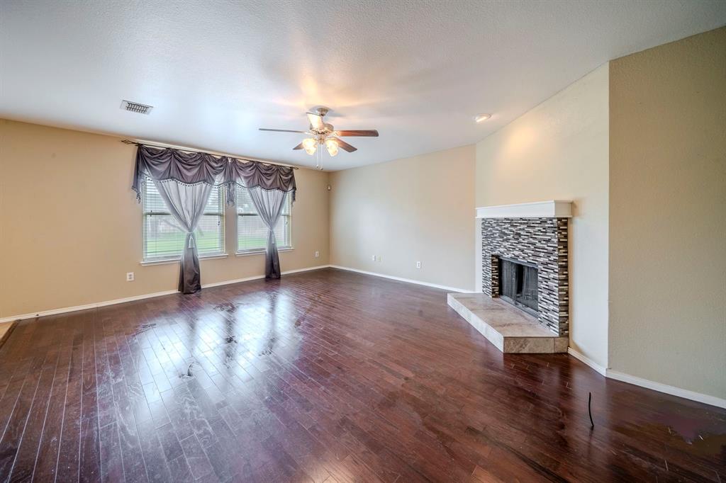 1729 Thorntree Lane