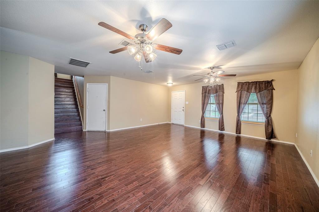 1729 Thorntree Lane