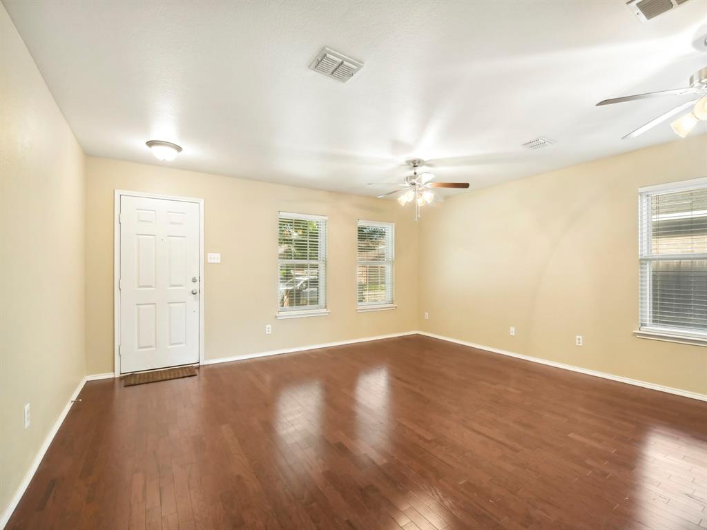 1729 Thorntree Lane
